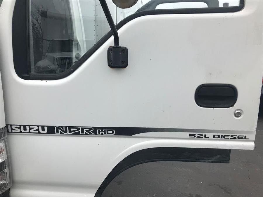 2007 Isuzu NPR Box truck photo