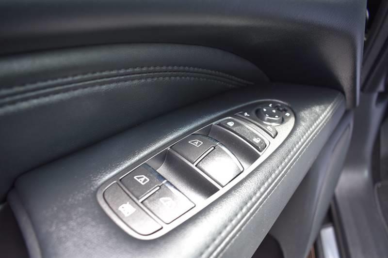 2013 Infiniti JX35 photo
