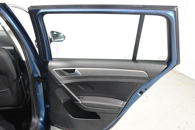 2015 Volkswagen Golf SportWagen TDI SE photo