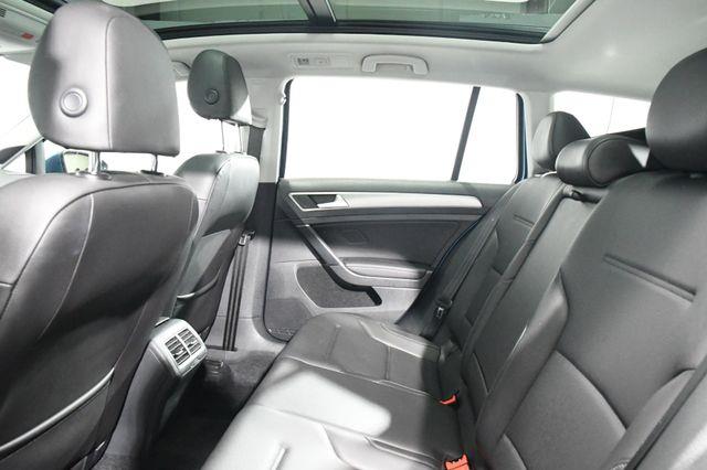 2015 Volkswagen Golf SportWagen TDI SE photo