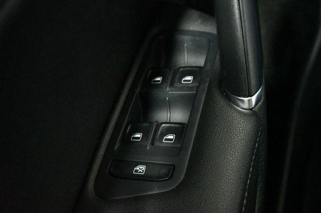 2015 Volkswagen Golf SportWagen TDI SE photo