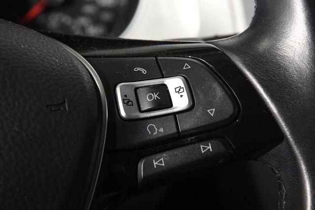 2015 Volkswagen Golf SportWagen TDI SE photo
