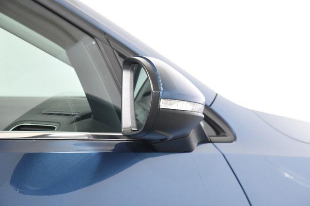 2015 Volkswagen Golf SportWagen TDI SE photo