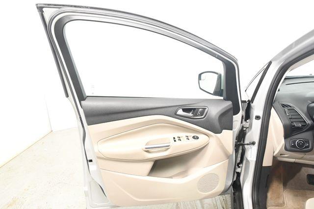 2015 Ford C-Max Hybrid SE photo