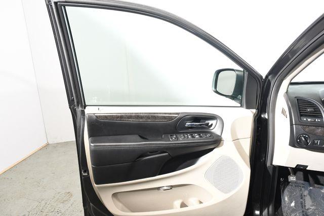 2012 Dodge Grand Caravan SE photo