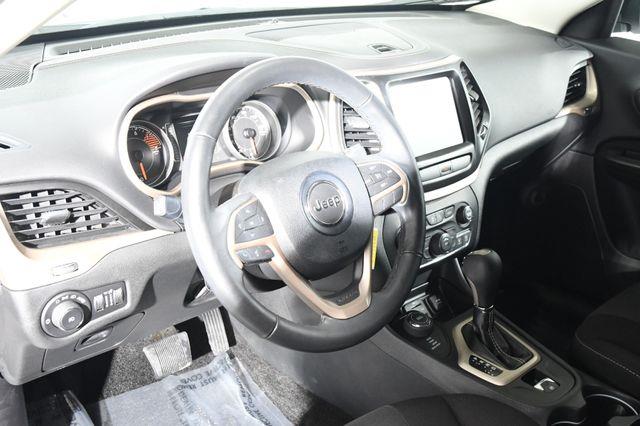 2016 Jeep Cherokee Latitude photo