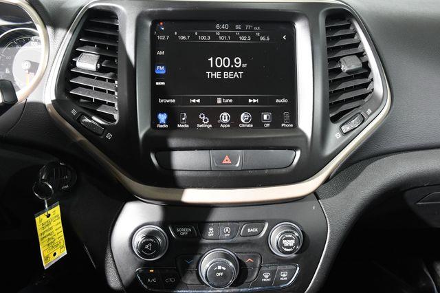 2016 Jeep Cherokee Latitude photo
