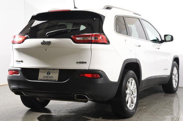 2016 Jeep Cherokee Latitude photo