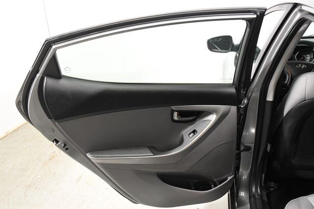 2013 Hyundai Elantra GLS photo
