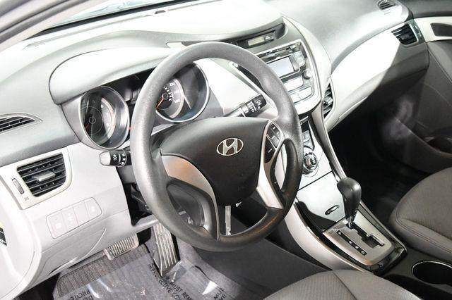 2013 Hyundai Elantra GLS photo