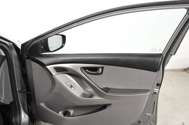 2013 Hyundai Elantra GLS photo