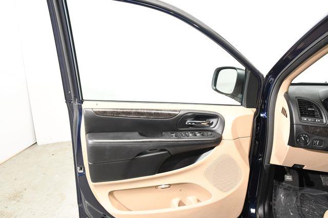 2013 Dodge Grand Caravan SE photo