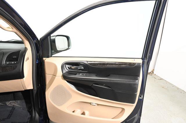 2013 Dodge Grand Caravan SE photo