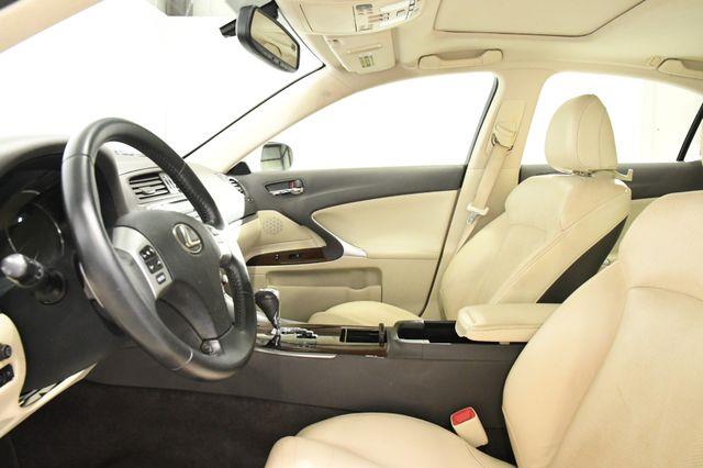 2013 Lexus IS 250 photo