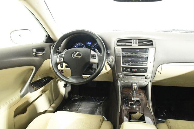 2013 Lexus IS 250 photo