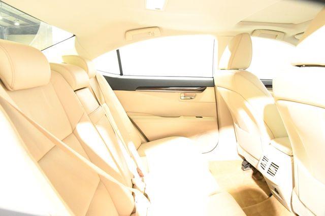 2013 Lexus ES 350 photo