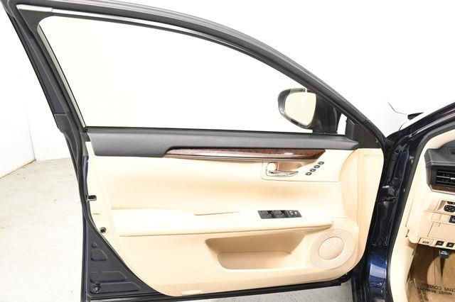 2013 Lexus ES 350 photo