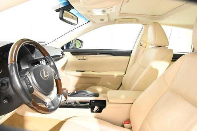 2013 Lexus ES 350 photo