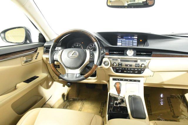 2013 Lexus ES 350 photo