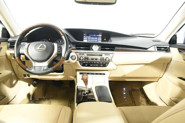 2013 Lexus ES 350 photo