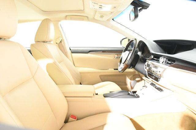 2013 Lexus ES 350 photo
