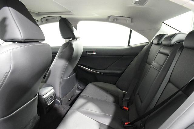 2016 Lexus IS 300 photo