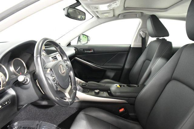 2016 Lexus IS 300 photo