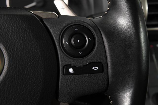 2016 Lexus IS 300 photo