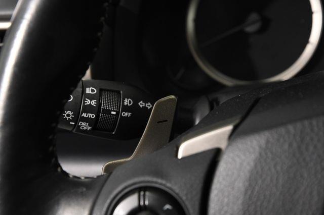 2016 Lexus IS 300 photo