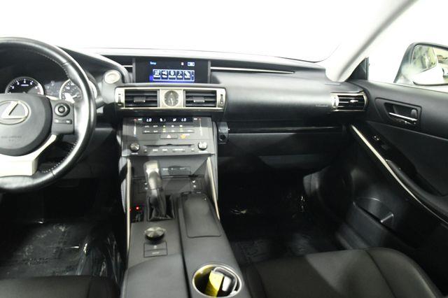2016 Lexus IS 300 photo