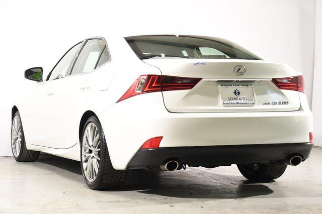 2016 Lexus IS 300 photo