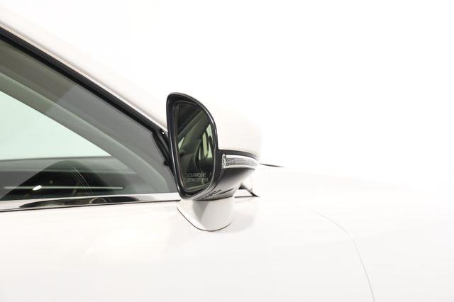 2016 Lexus IS 300 photo