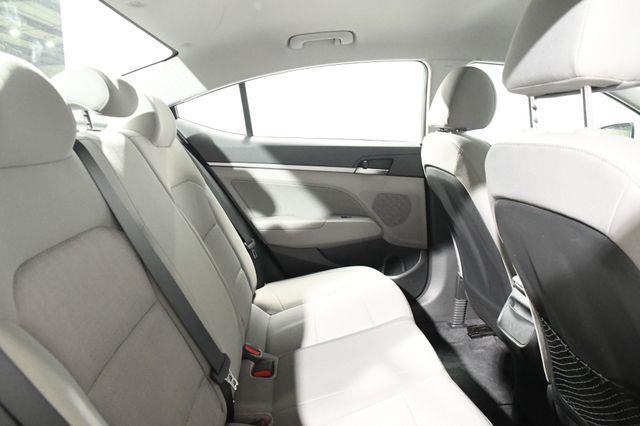 2017 Hyundai Elantra SE w/ Tech photo