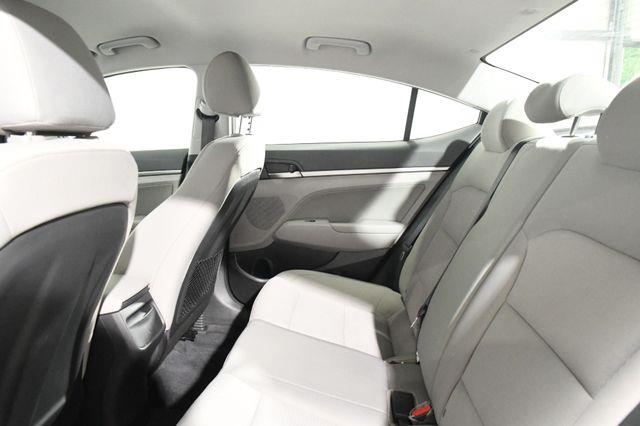 2017 Hyundai Elantra SE w/ Tech photo