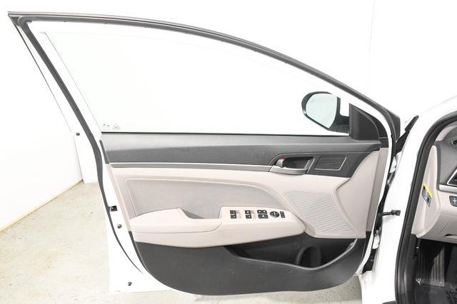 2017 Hyundai Elantra SE w/ Tech photo