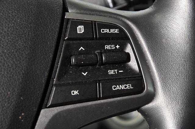2017 Hyundai Elantra SE w/ Tech photo