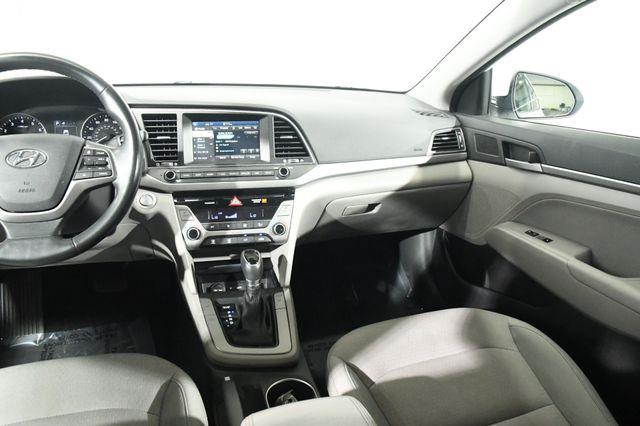 2017 Hyundai Elantra SE w/ Tech photo
