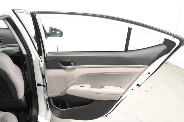 2017 Hyundai Elantra SE w/ Tech photo