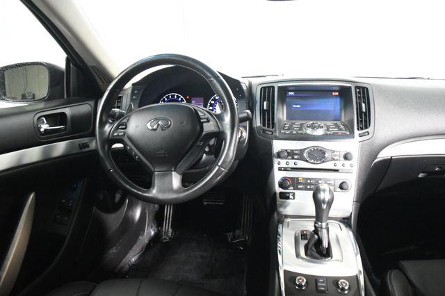 2014 Infiniti Integra photo