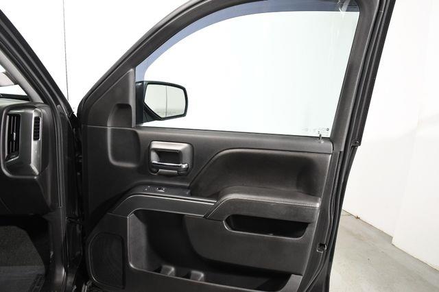 2016 Chevrolet Silverado 1500 LT w/ Navigation photo
