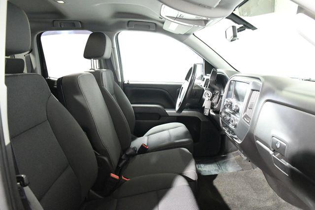 2016 Chevrolet Silverado 1500 LT w/ Navigation photo