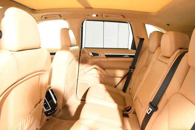 2016 Porsche Cayenne S photo