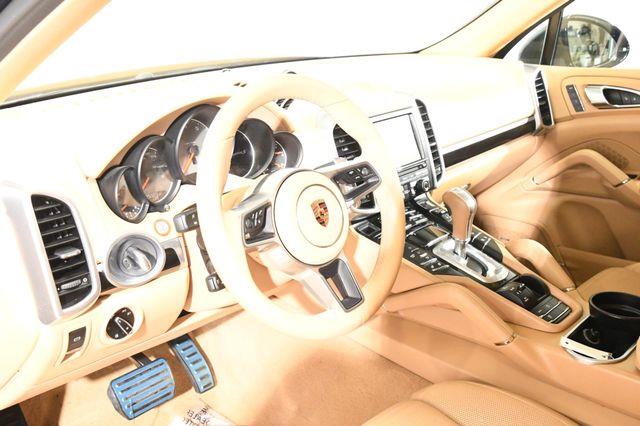 2016 Porsche Cayenne S photo