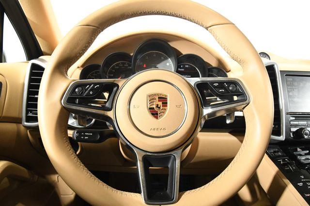 2016 Porsche Cayenne S photo