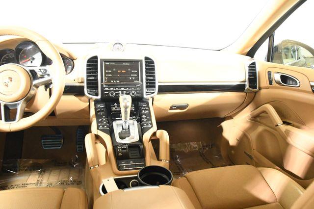 2016 Porsche Cayenne S photo