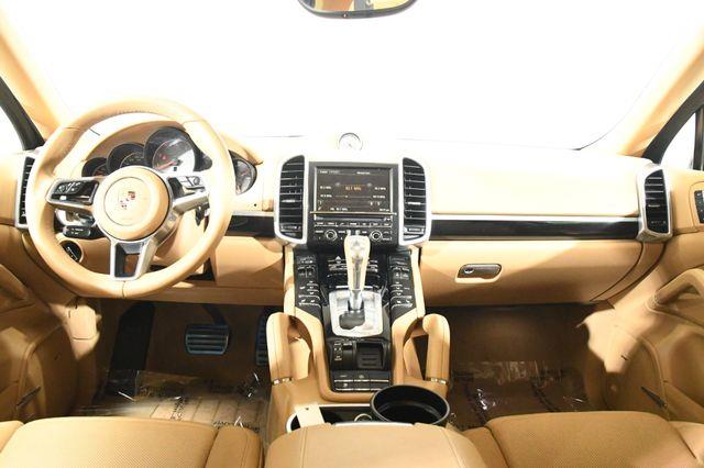 2016 Porsche Cayenne S photo
