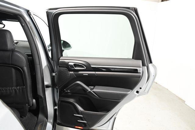 2016 Porsche Cayenne UTILITY photo