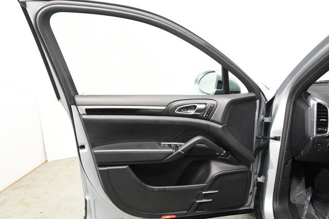 2016 Porsche Cayenne UTILITY photo