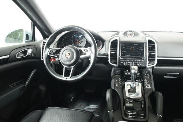 2016 Porsche Cayenne UTILITY photo
