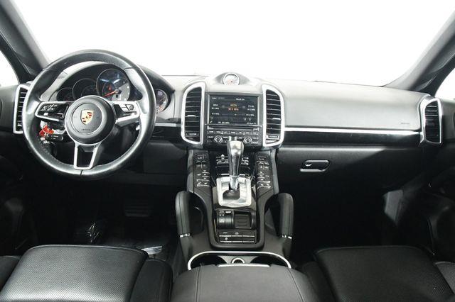 2016 Porsche Cayenne UTILITY photo